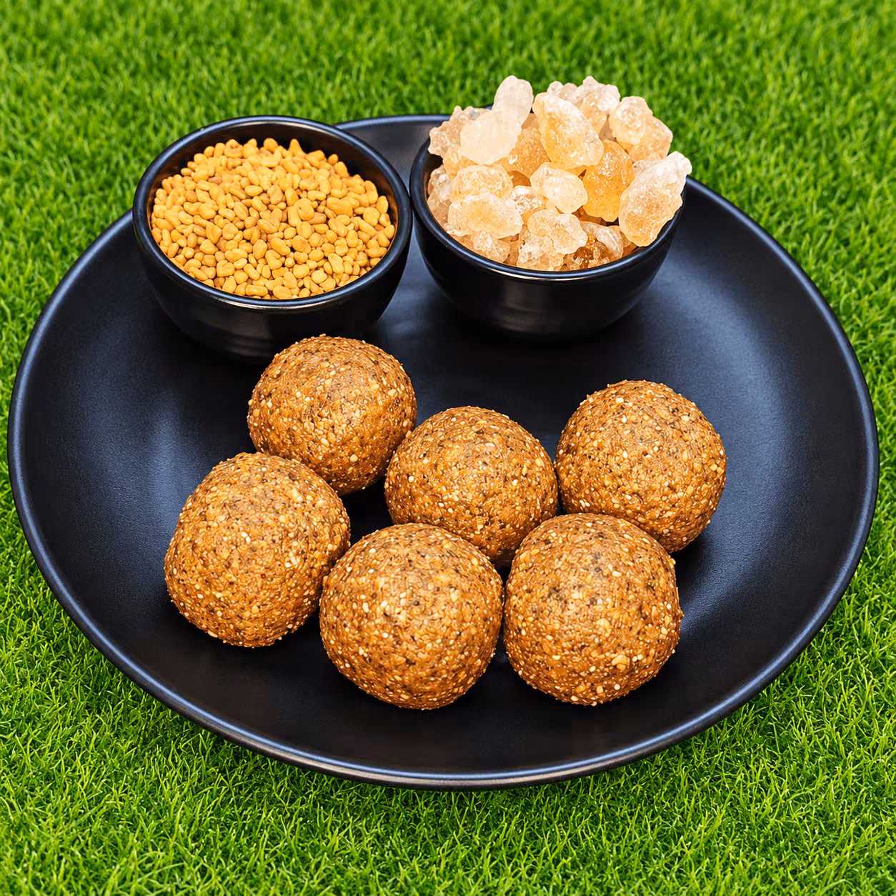 Dink Methi Laddoo